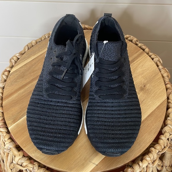 NEW Adidas Tennis Shoe size 6.5 - Picture 5 of 7